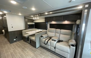 Mad Pickle Adventures - Family Motorhome