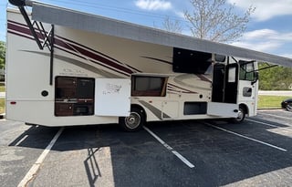 Travel with Ease & Comfort! Pets Welcome