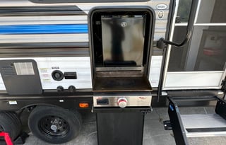2023 33ft Travel Trailer. We deliver and set up