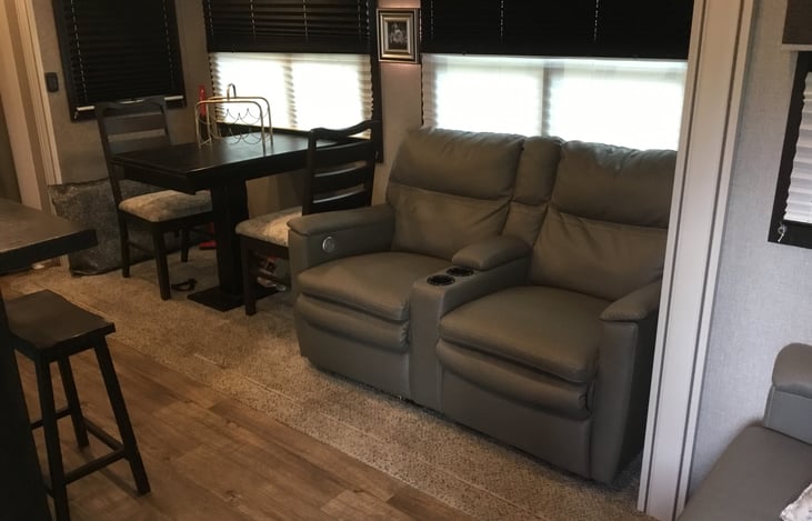 2 recliners, heated seats, vibrated seats and led lighting, usb plug in each