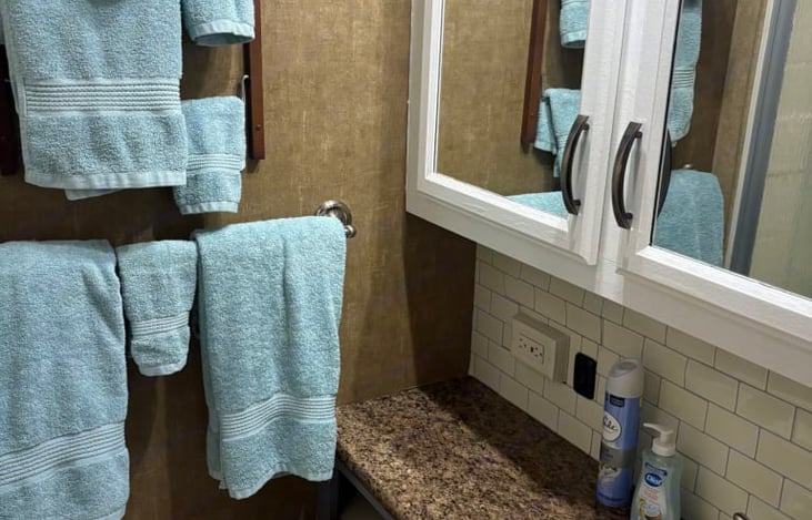 Bath Linens included