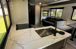 Family-Friendly Prime Time Avenger – Sleeps 8