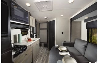 OliverGo’s Arizona Adventure-Ready Camper