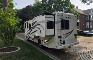 Adventure Ready Class A RV | Sleeps 4 | Chicago