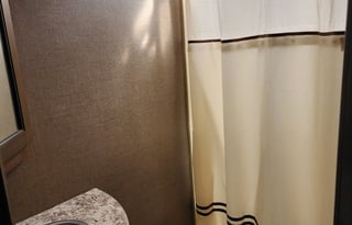 Neat 24ft class C, easy, comfy getaway!