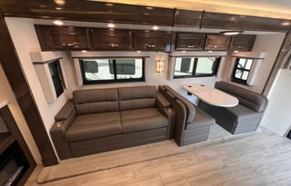 2023 Entegra Coach Accolade XL 37L