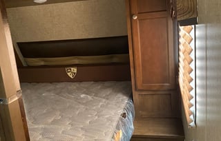 Venture RV SportTrek 270VBH