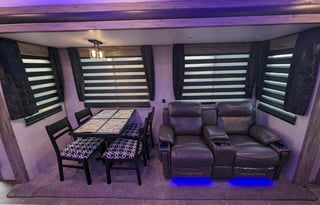 Arctic Wolf 291RL 5th wheel