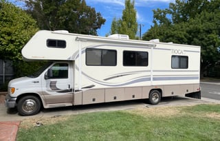 Wild Blue Yonder 2000 Fleetwood Tioga Class C!