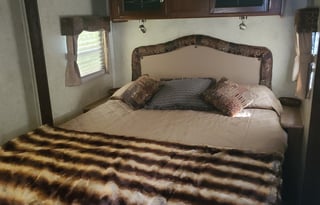 Krazy Kamping w/ kids and pets on the go rental!