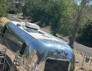 Airstream RV Classic 25 Rear Bed Twin