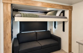 The Buccaneer Grand • Sleeps 12 FW-2G