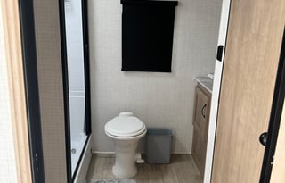 2025 Solaire Ultra Lite – Weekend Getaway Camper