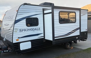 Adventure Bunkhouse w/ Slide Out-Easy Tow Sleeps 5