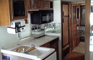 2001 Dolphin Motor Coach Dolphin A