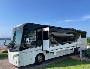 Winnebago Horizon 40A