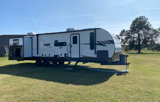 Maximus - 2023 FR Wildwood 31KQBTS (Delivery Only)