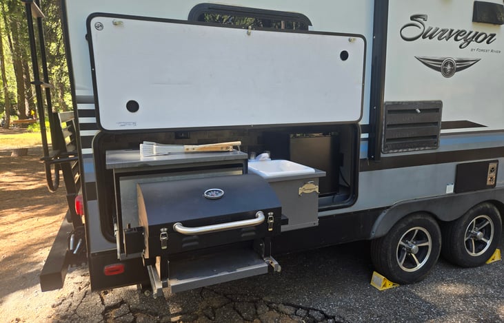 Outdoor Kitchen