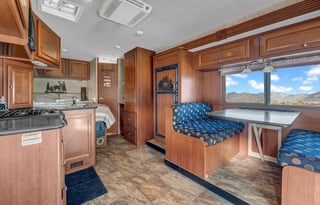 Your Home on Wheels: Stylish & Spacious Motorhome