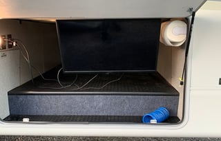 The Eagle Retreat – Luxury Jayco Eagle King Suite