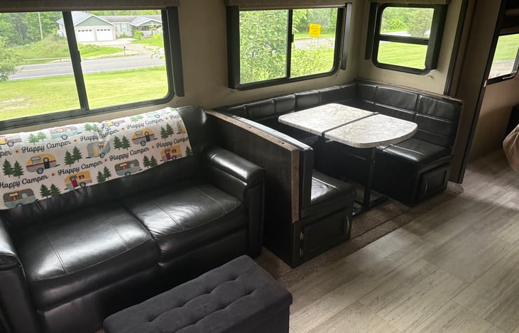 Pull Out Couch And Fold Down Dinette