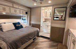 2021 Diesel, Bunks, 2 Full Baths