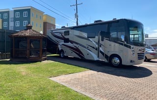 Sleeps 8 ~ 2 FULL baths! - FINDING CLARA-T!