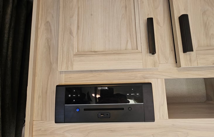 Blue tooth/cd player/radio