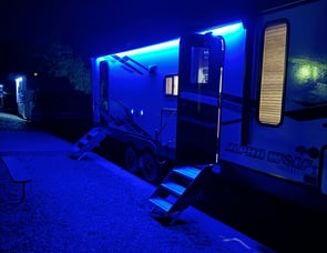 Forest River RV Cherokee Alpha Wolf 26DBH-L