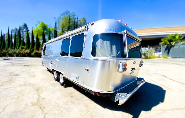 Sleek Airstream Design – Premium RV Rental Near Los Angeles