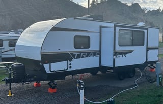 Huge and Light! - 2024 Tracer 240BHSLE