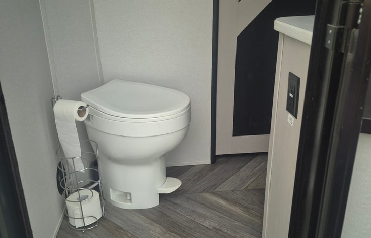 Direct access to bathroom from outside