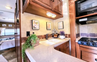 Renovated! "Lucky" the Leprechaun *Sleeps 10*