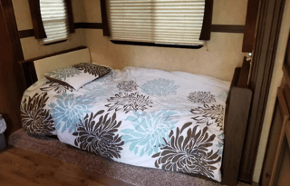 GLAMP IN STYLE: LUXURY 2 BED/1BA, FULL KITCHEN, TV