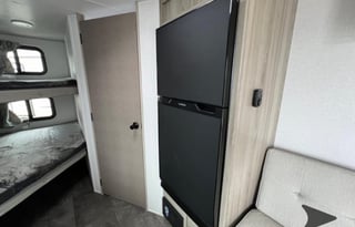 King bed, 2 bunks - commercially insured