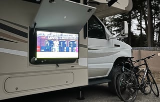 "The Dude" 2017 Winnebago - Minnie Winnie 31G