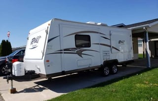 23' ROCKWOOD ROO SLEEPS 10 COMES FULLY STOCKED