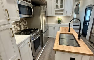 Prime Time RV Crusader 382MBH (BRFL 1686)