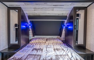 Sunhawk: Spacious Family Bunkhouse (Veteran Owned)