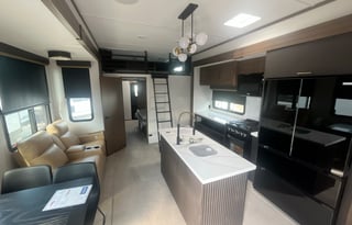 2025 Heartland Big Horn 392DS