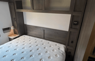 Fully Stocked NEW FR3 Class A Seats 8 sleeps 10