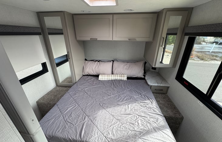 Queen Sized bed with upgraded 12" thick mattress.  ALL linens and bed covers are washed before every new rental!!