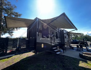 Keystone RV Raptor 354