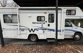 Newly Renovated RV - Minnie - Adventure Machine