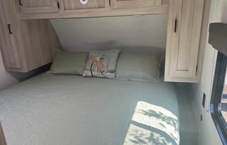 2024 EAST TO WEST Silver Lake 27K2D