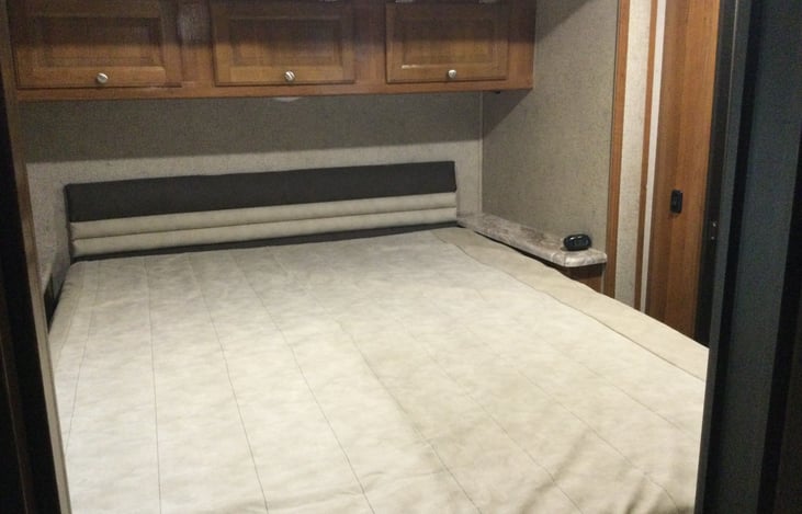 Bedroom with closing door