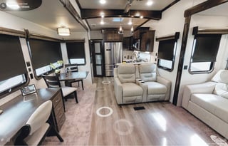 2020 Forest River 5th wheel with washer and dryer