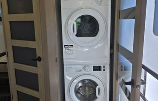 House on wheels 2024 Keystone RV Montana 3781RL