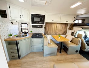 Thor Motor Coach Four Winds 28A