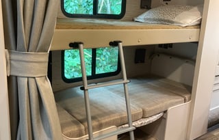 2022 Thor Motor Coach - Freedom Elite